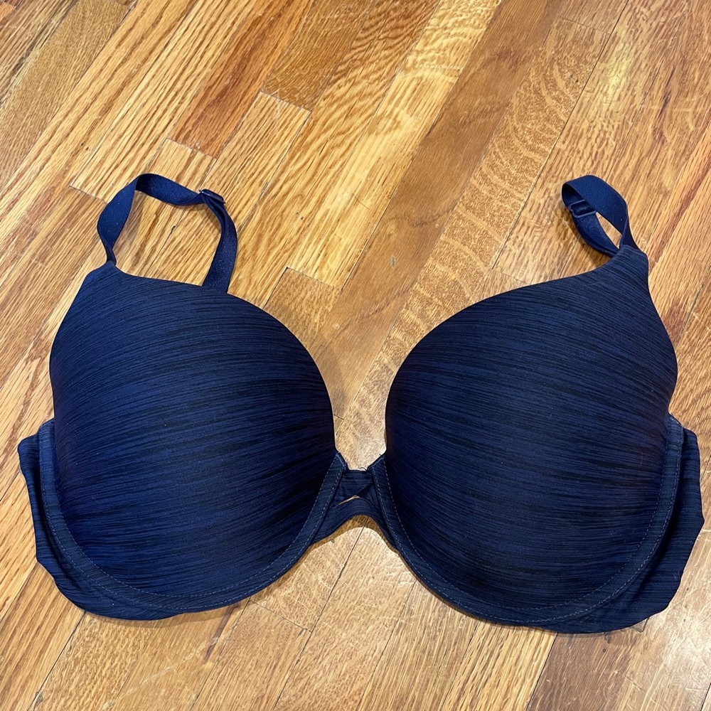 NWOT Victoria Secret Bra 😍❤️